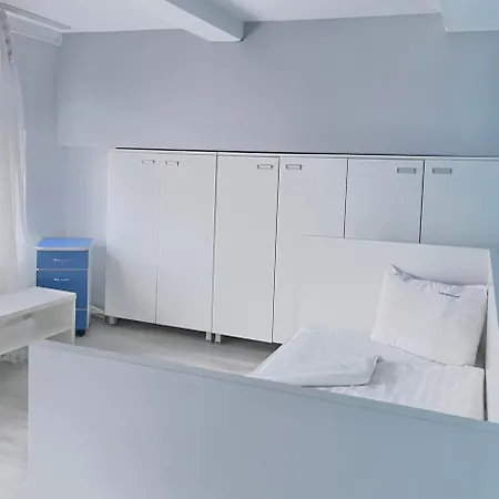 Apartament Spatios Iris Pana La 8 Persoane Lägenhet Cluj-Napoca